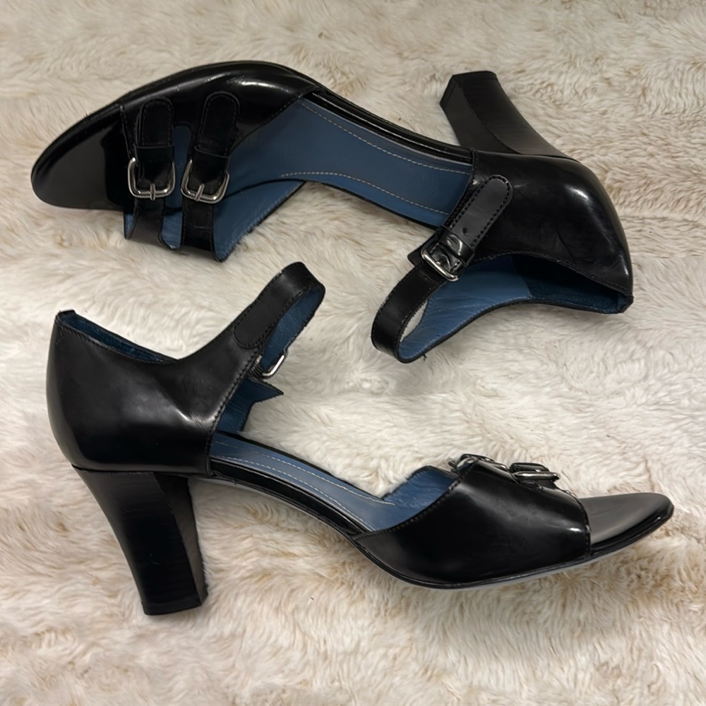 W’s 9.5 Biala (made in Italy) black leather buckled shoe.  Gently used!
